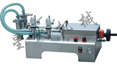 雙頭（tóu）液（yè）體灌裝（zhuāng）機